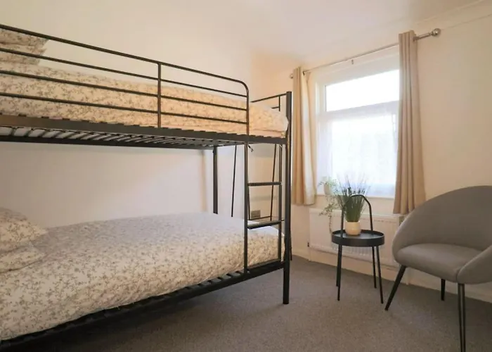 Cute Central Georgian Cottage